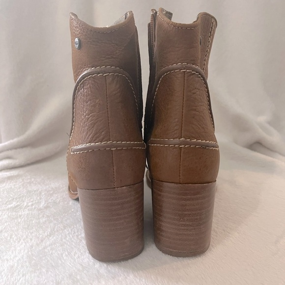 UGG women’s 10 Annie Western Preppy Fall Ankle Boots  in Brown Leather - Picture 5 of 9